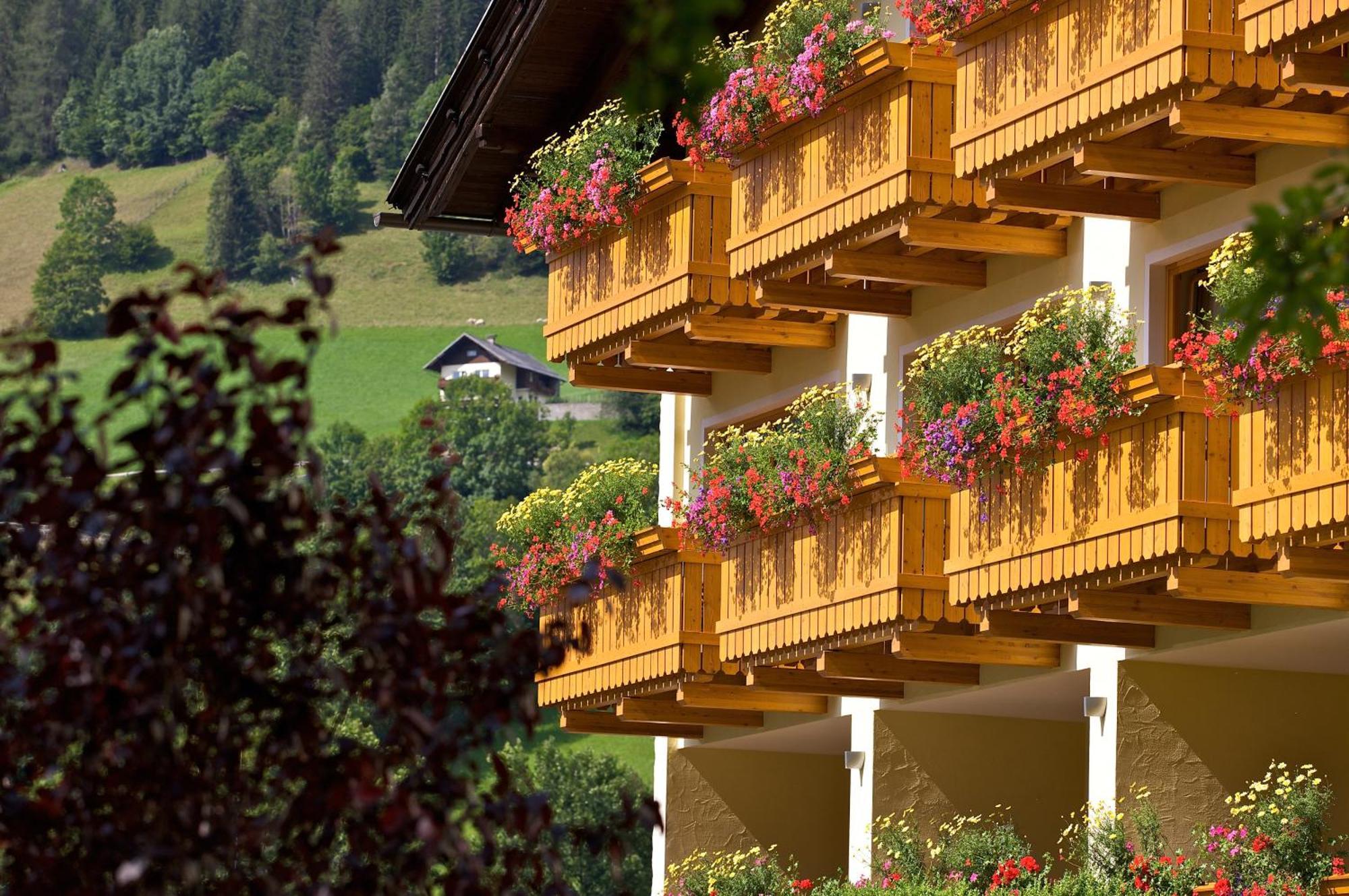 Family & Sporthotel Kaerntnerhof Bad Kleinkirchheim Eksteriør bilde